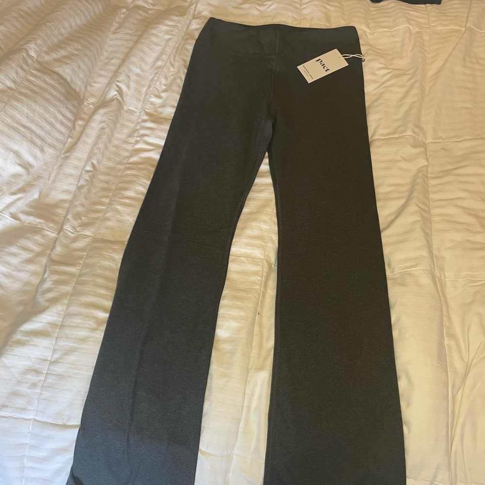 Brand new Pact women’s charcoal heather on the go bootcut legging full length L